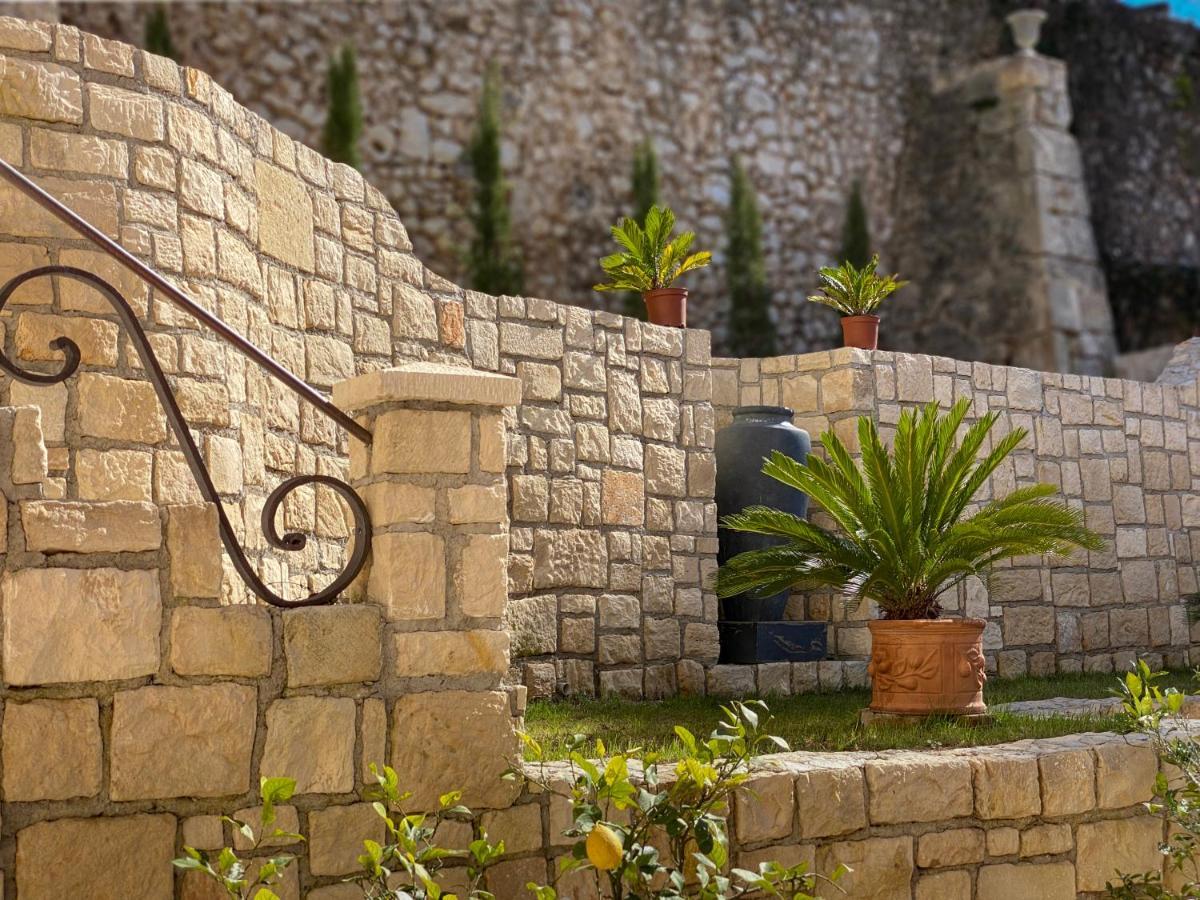 Shangri La Mansion Mostar Buitenkant foto