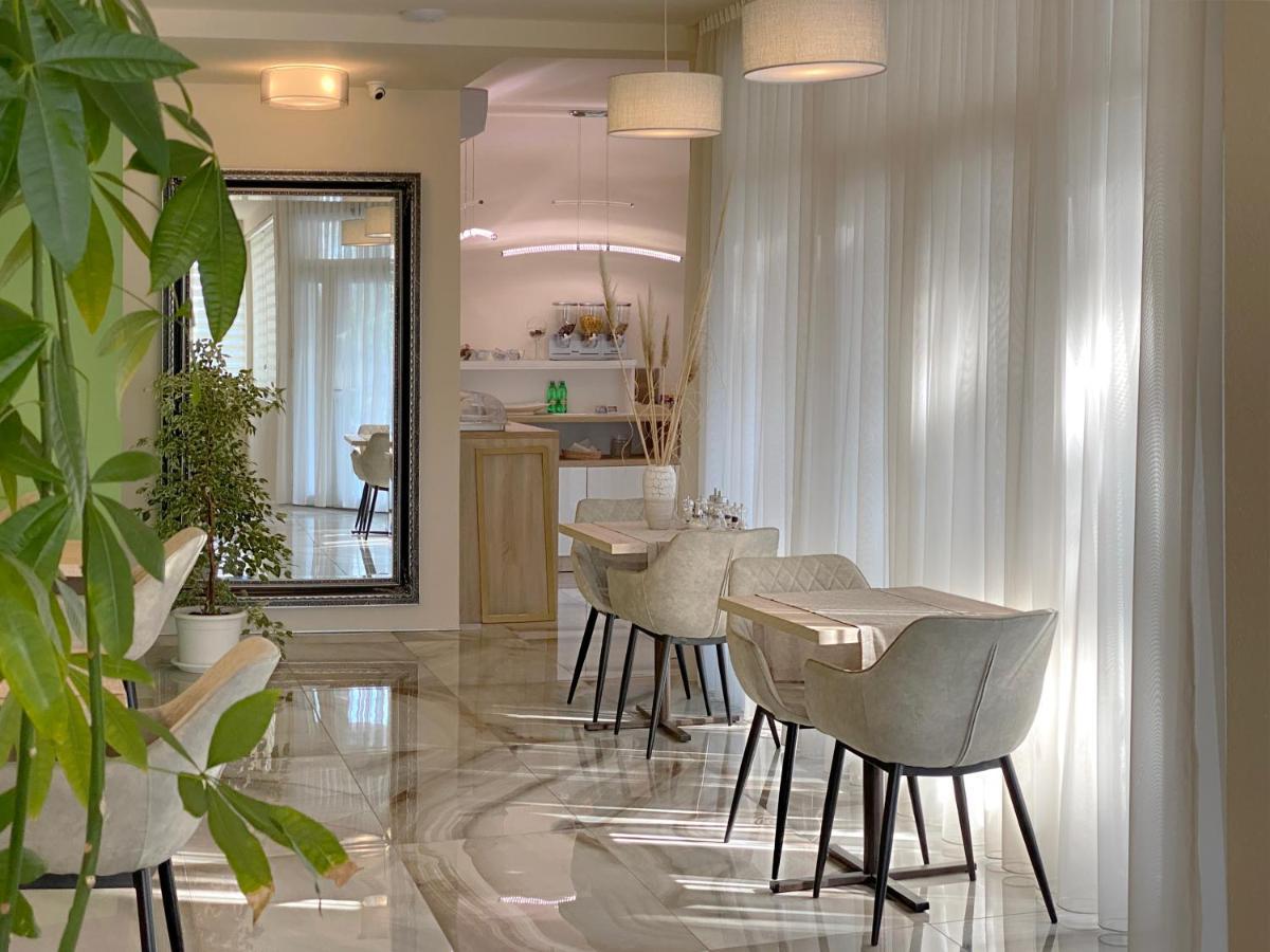 Shangri La Mansion Mostar Buitenkant foto