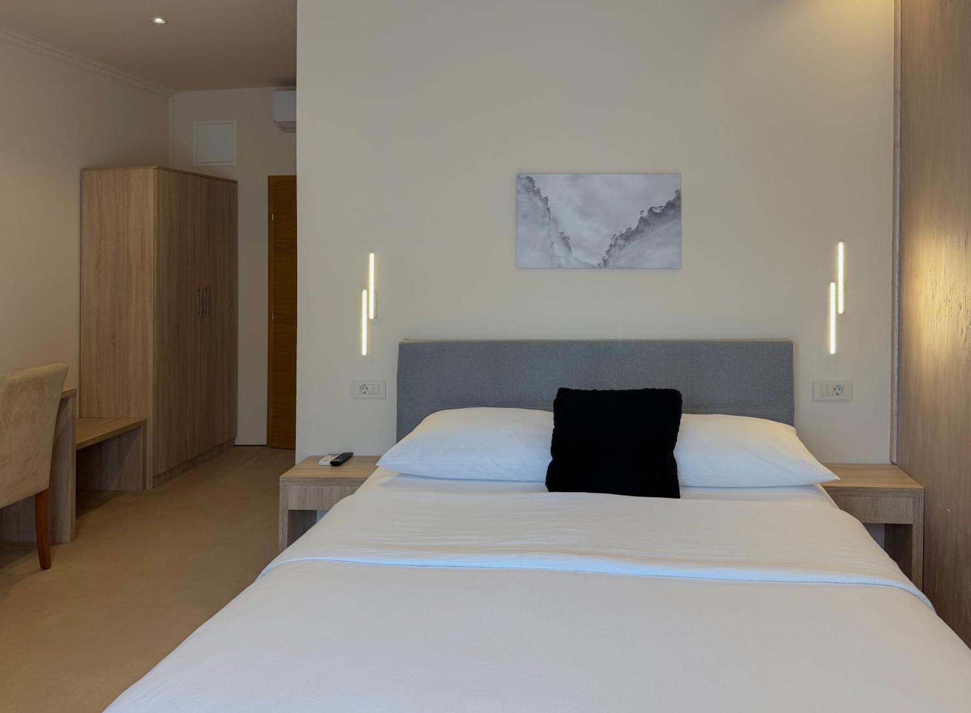 Shangri La Mansion Mostar Buitenkant foto