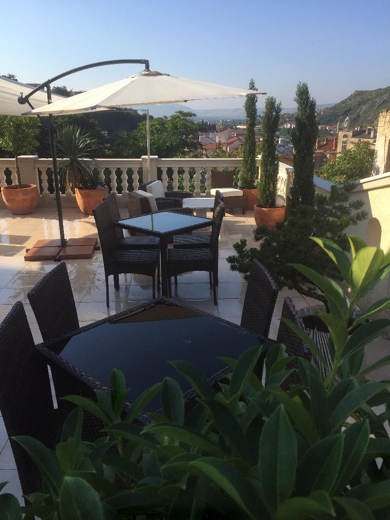 Shangri La Mansion Mostar Buitenkant foto